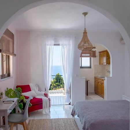 Pefkides Aegina Boutique Apartments Agia Marina  Екстер'єр фото