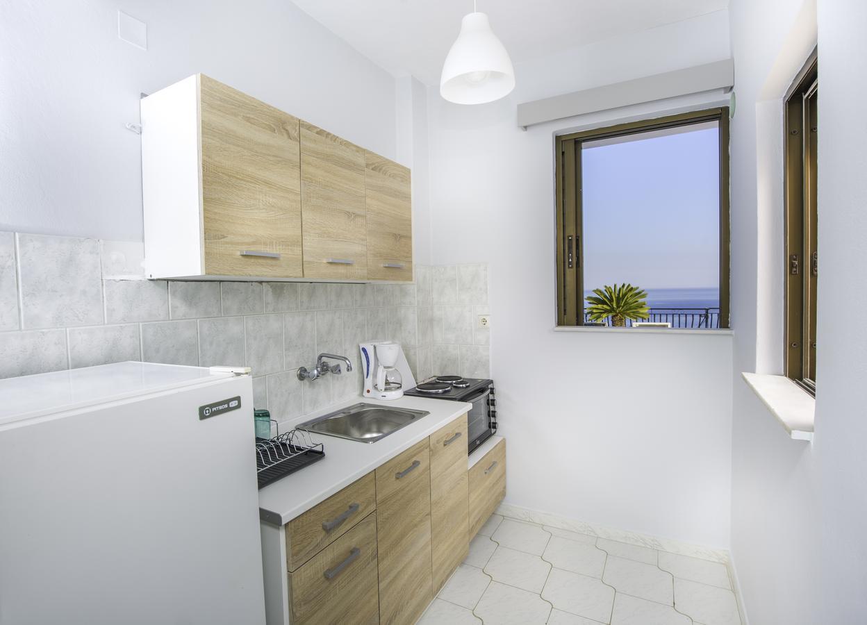 Pefkides Aegina Boutique Apartments Agia Marina  Екстер'єр фото