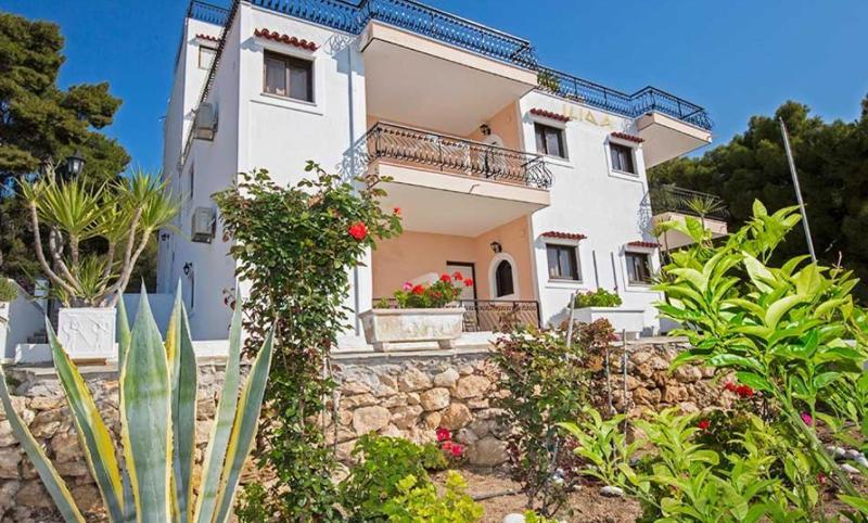 Pefkides Aegina Boutique Apartments Agia Marina  Екстер'єр фото